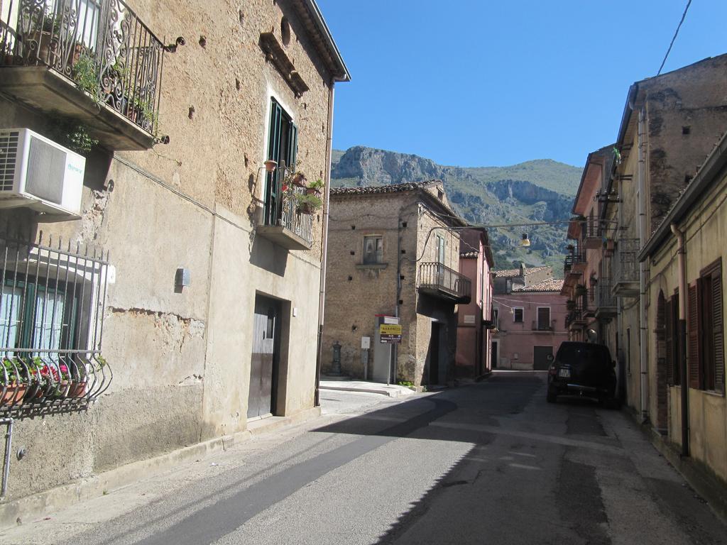 Bed and Breakfast Montagne Rocciose Frascineto Exterior foto