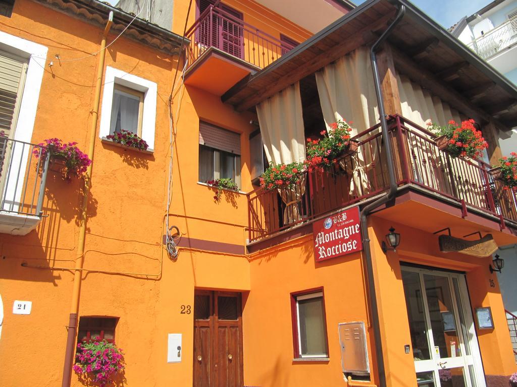 Bed and Breakfast Montagne Rocciose Frascineto Exterior foto