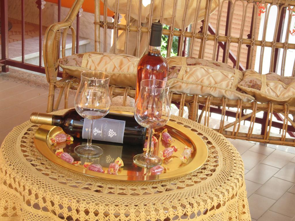 Bed and Breakfast Montagne Rocciose Frascineto Exterior foto