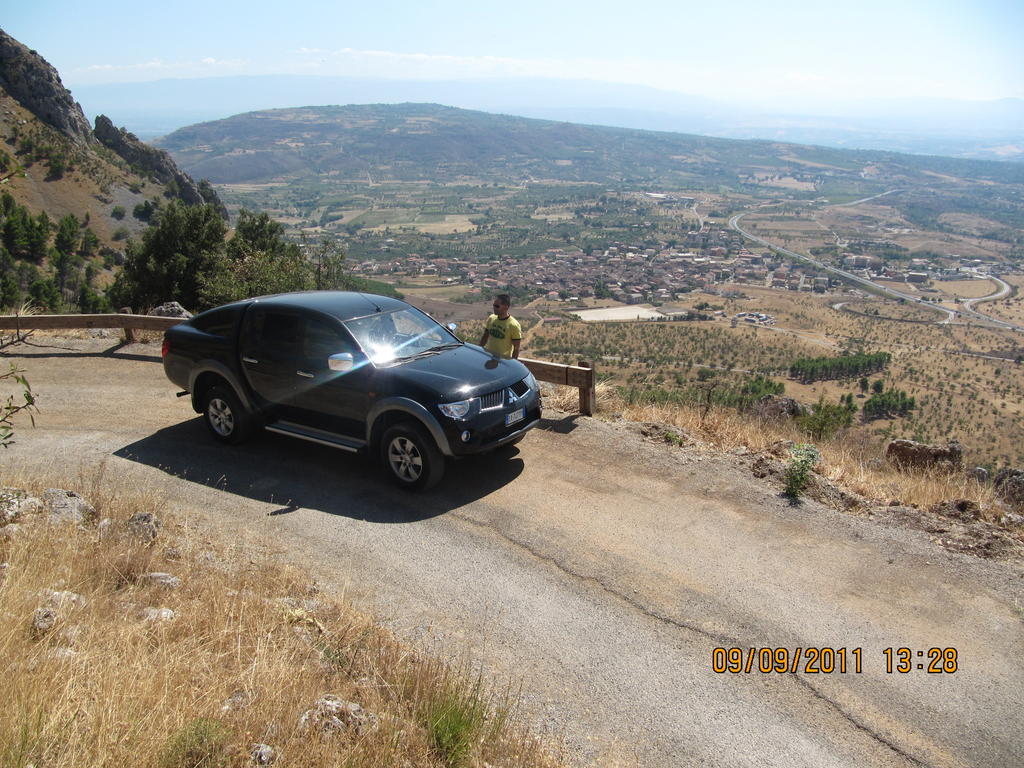 Bed and Breakfast Montagne Rocciose Frascineto Exterior foto