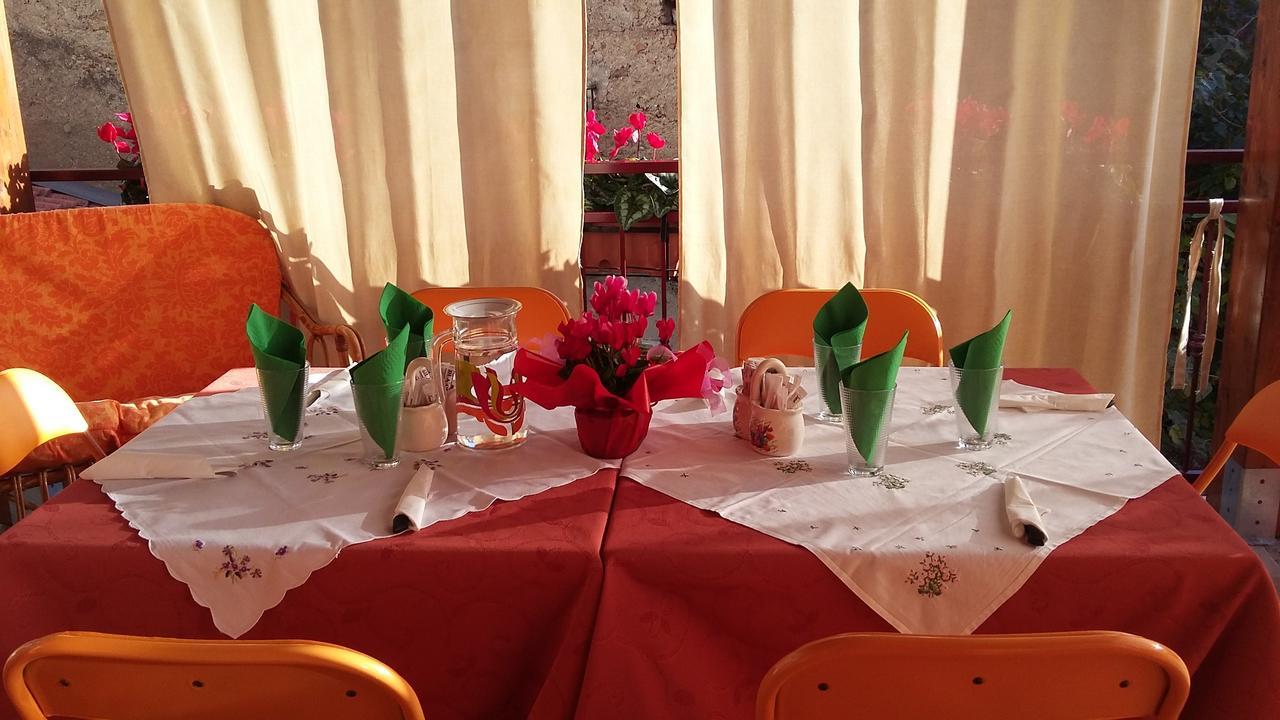 Bed and Breakfast Montagne Rocciose Frascineto Exterior foto