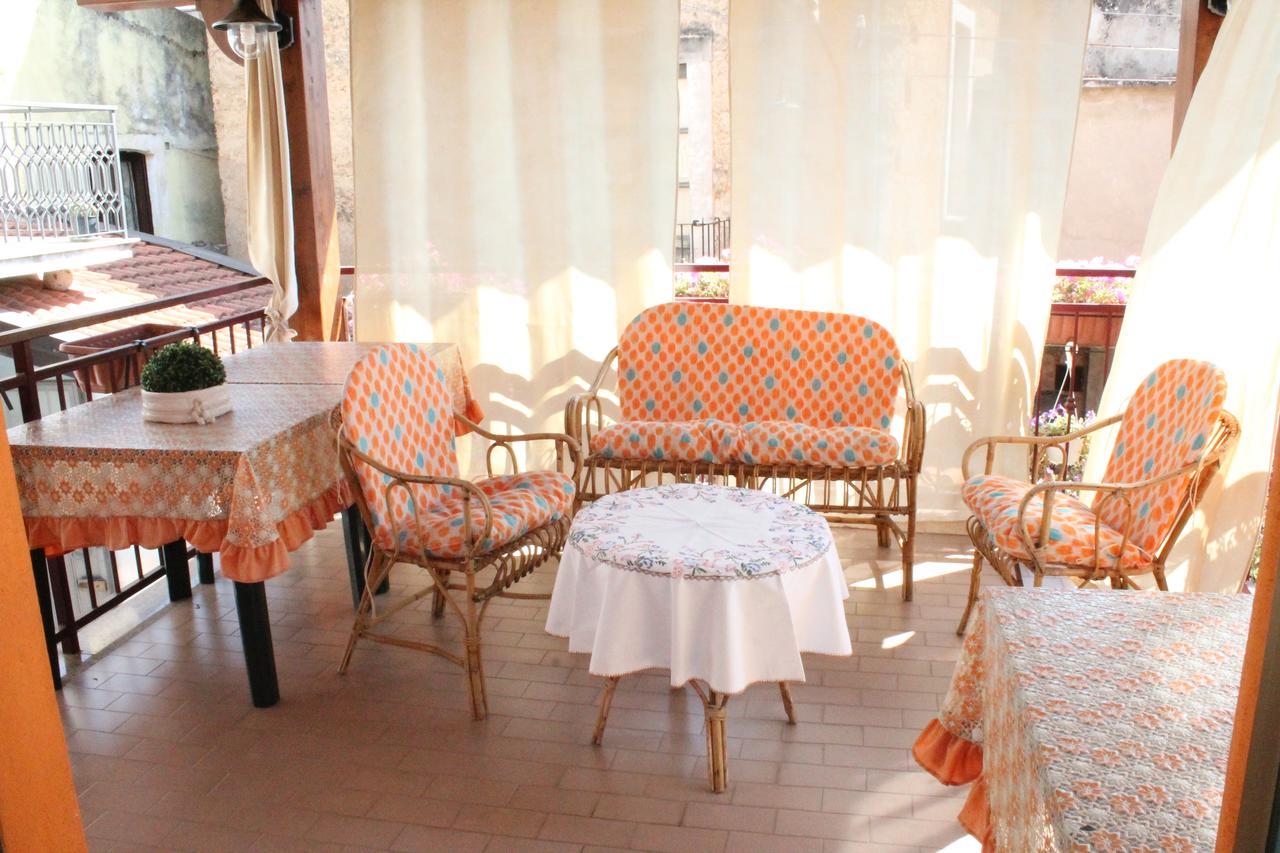 Bed and Breakfast Montagne Rocciose Frascineto Exterior foto